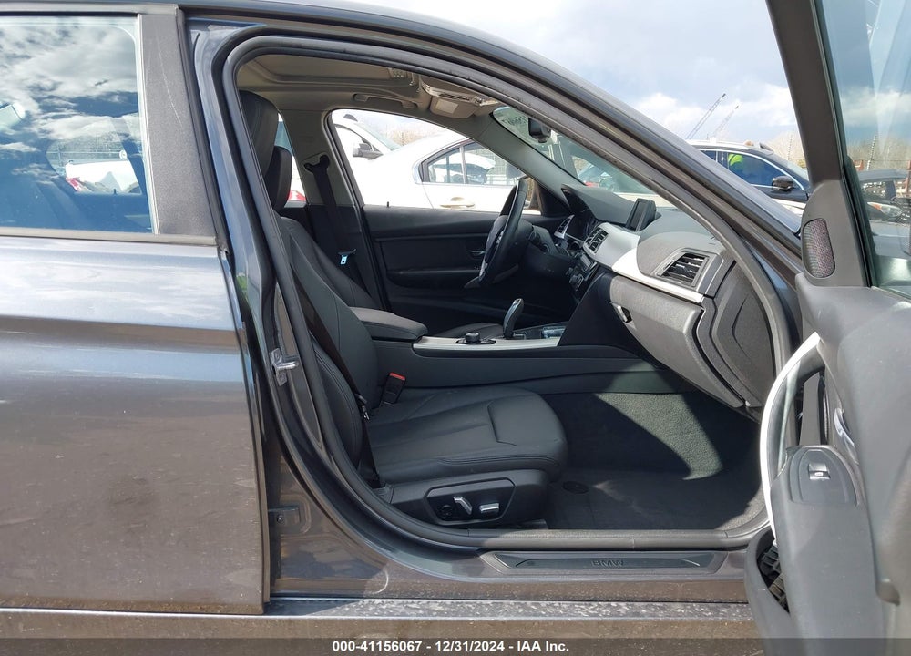 2017 BMW 320 VIN: WBA8E5G34HNU43829
