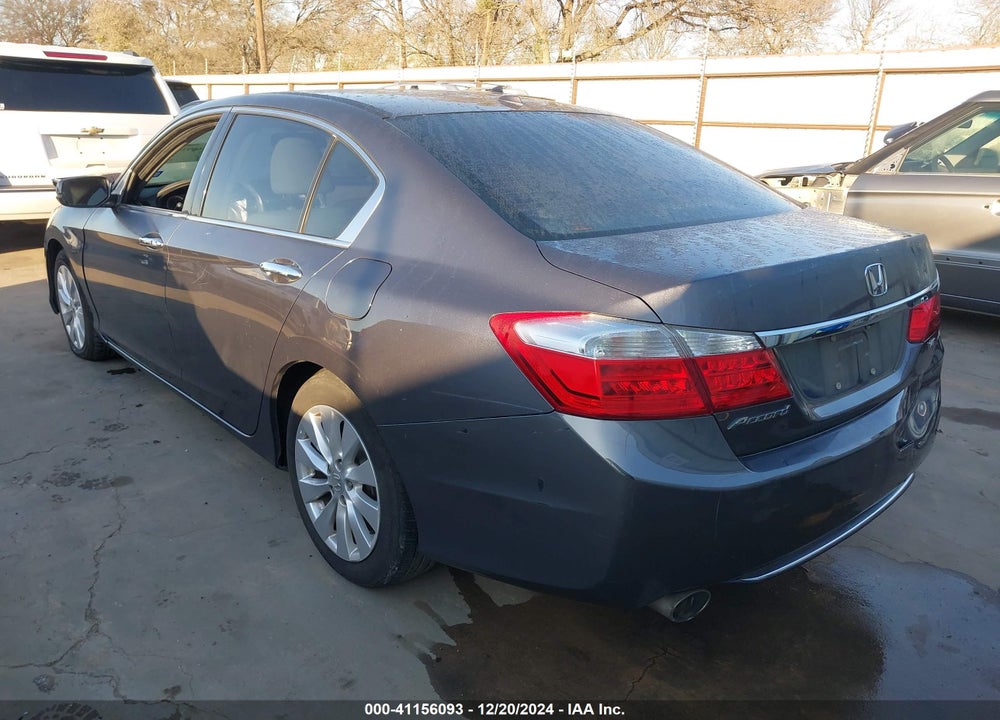 2013 HONDA ACCORD VIN: 1HGCR3F88DA015297
