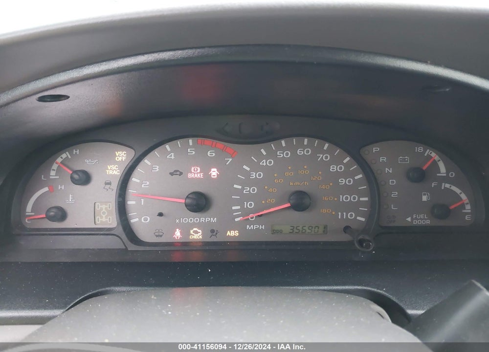 2001 TOYOTA SEQUOIA SR5 V8 VIN: 5TDBT44A61S015918