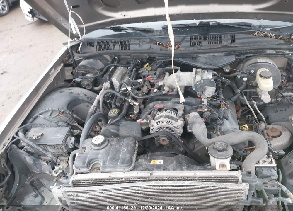 2008 FORD CROWN VICTORIA VIN: 2FAHP71V28X142953