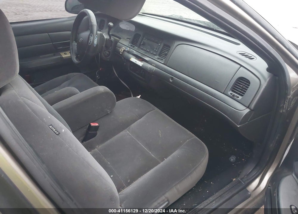2008 FORD CROWN VICTORIA VIN: 2FAHP71V28X142953