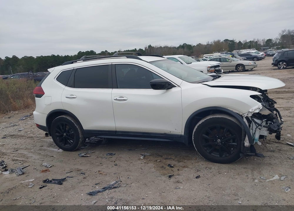 2018 NISSAN ROGUE SV VIN: 5N1AT2MVXJC827173