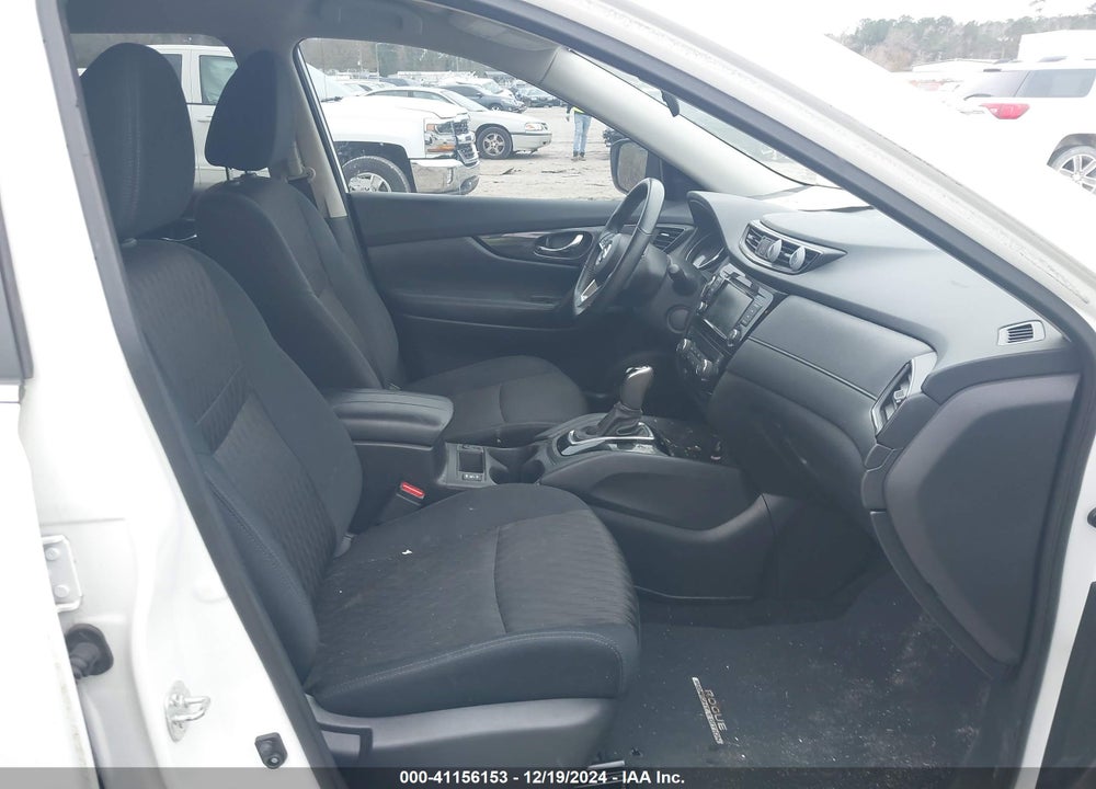 2018 NISSAN ROGUE SV VIN: 5N1AT2MVXJC827173