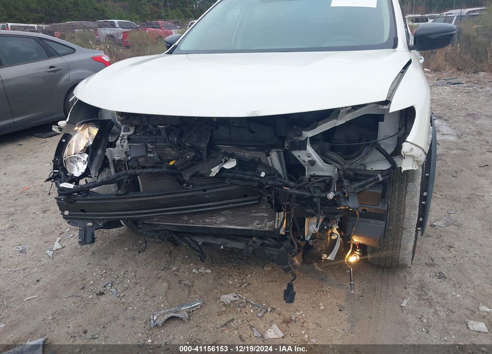2018 NISSAN ROGUE SV VIN: 5N1AT2MVXJC827173