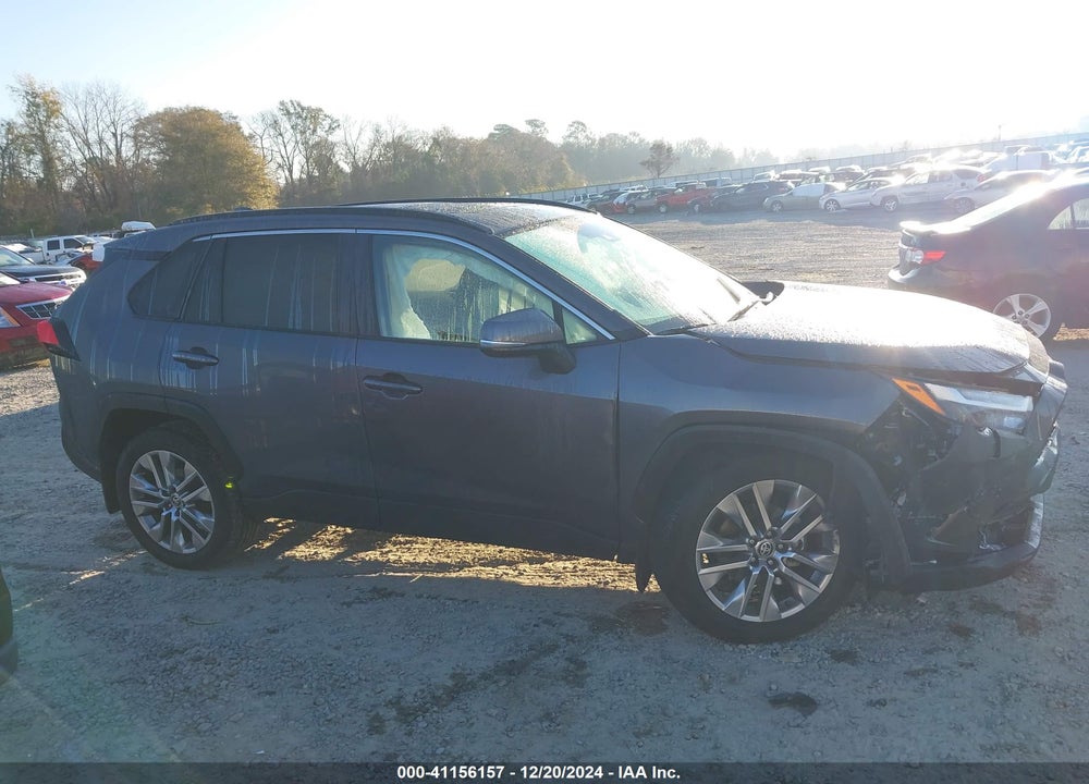 2022 TOYOTA RAV4 XLE PREMIUM VIN: 2T3A1RFV5NC319388