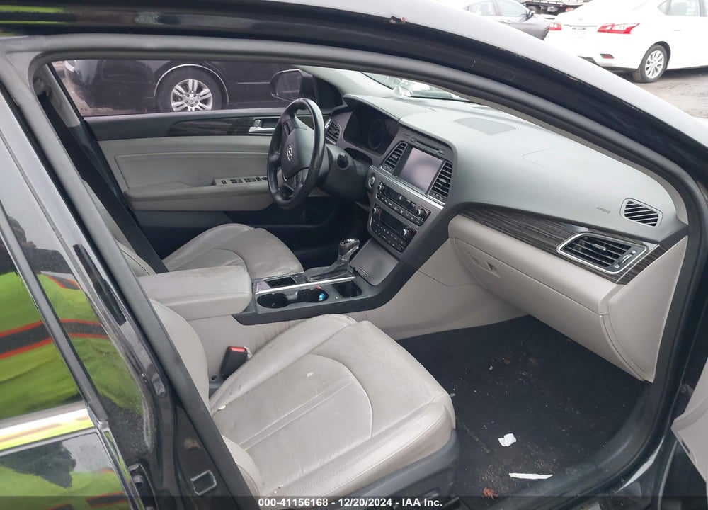 2015 HYUNDAI SONATA VIN: 5NPE34AF0FH101610