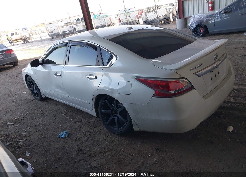 2015 NISSAN ALTIMA VIN: 1N4AL3AP9FN867133