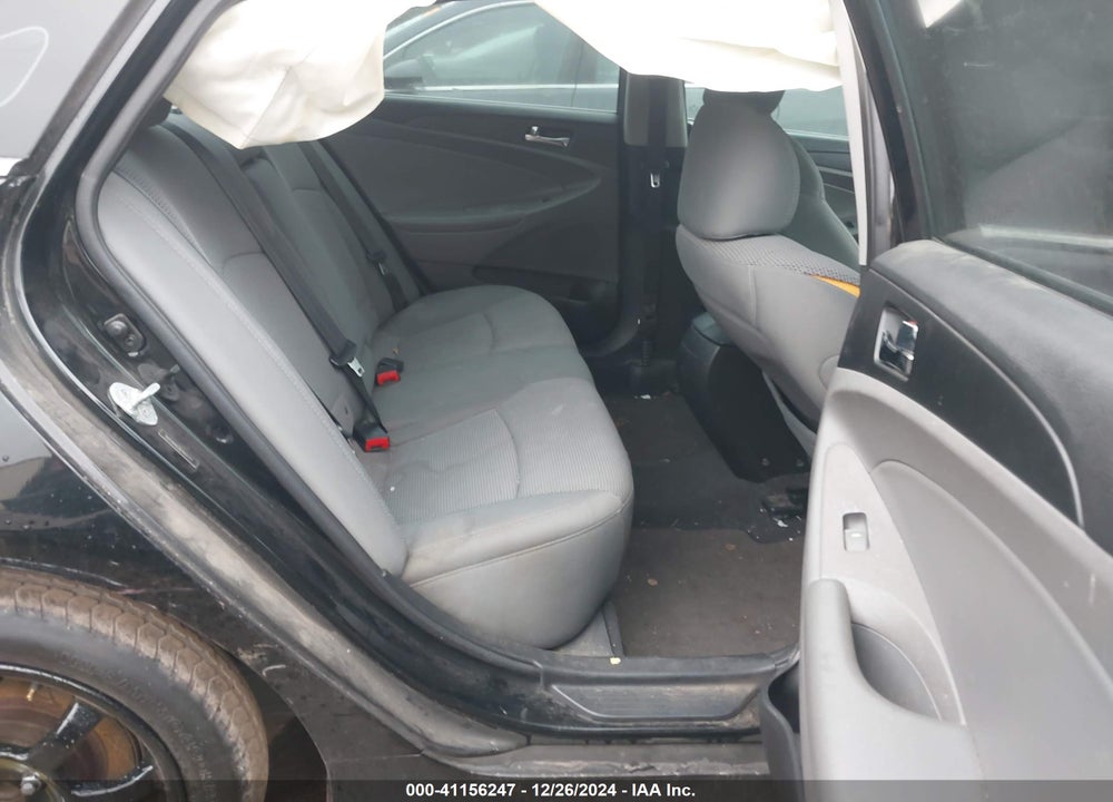 2014 HYUNDAI SONATA GLS VIN: 5NPEB4AC5EH931717