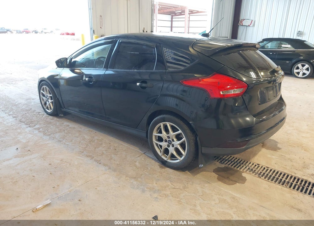 2015 FORD FOCUS SE VIN: 1FADP3K25FL318772