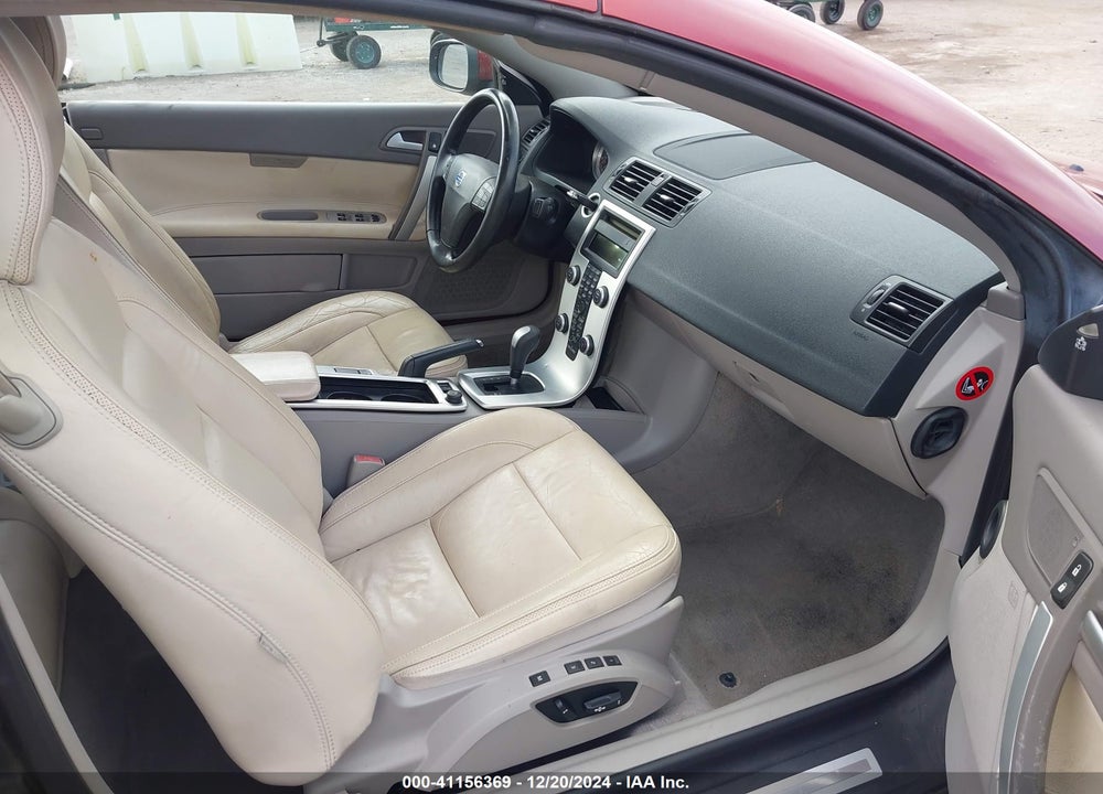 2011 VOLVO C70 VIN: YV1672MC1BJ120922