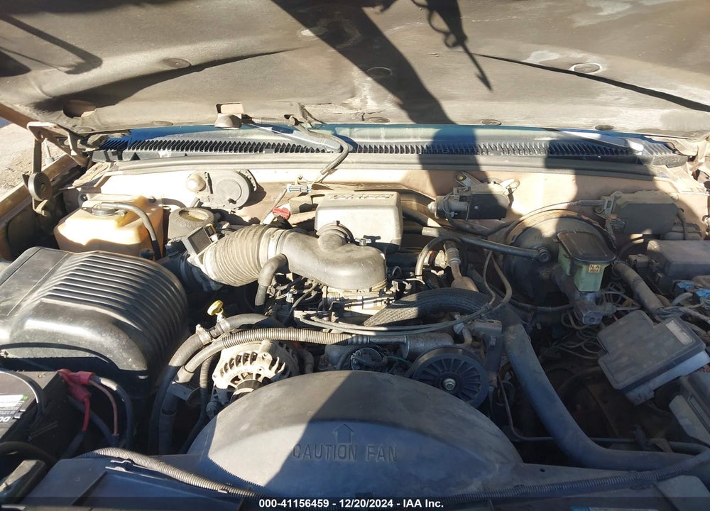 1996 GMC SUBURBAN K1500 VIN: 3GKFK16R7TG520460