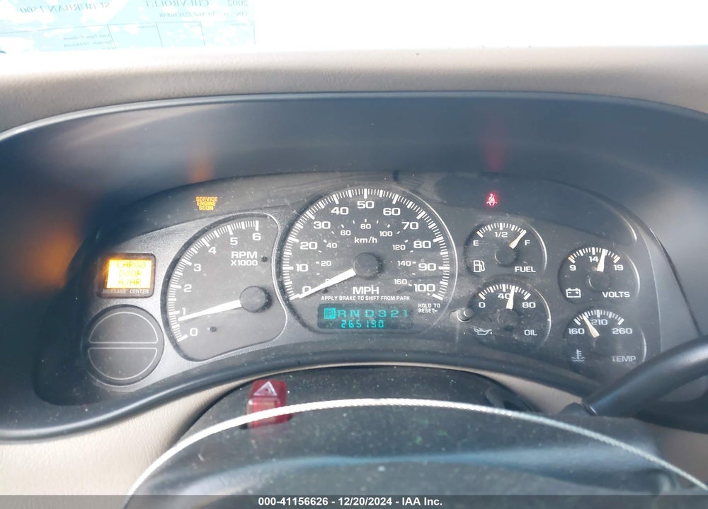 2002 CHEVROLET SUBURBAN 1500 LS VIN: 1GNEC16Z72J136848