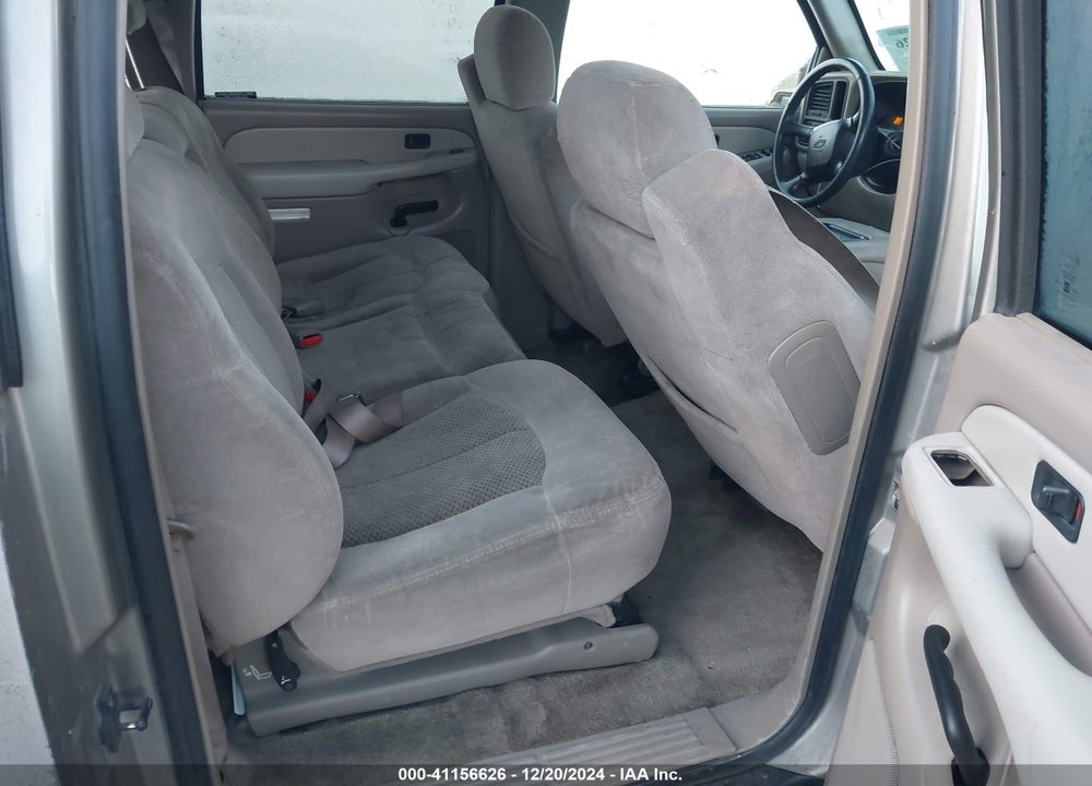 2002 CHEVROLET SUBURBAN 1500 LS VIN: 1GNEC16Z72J136848