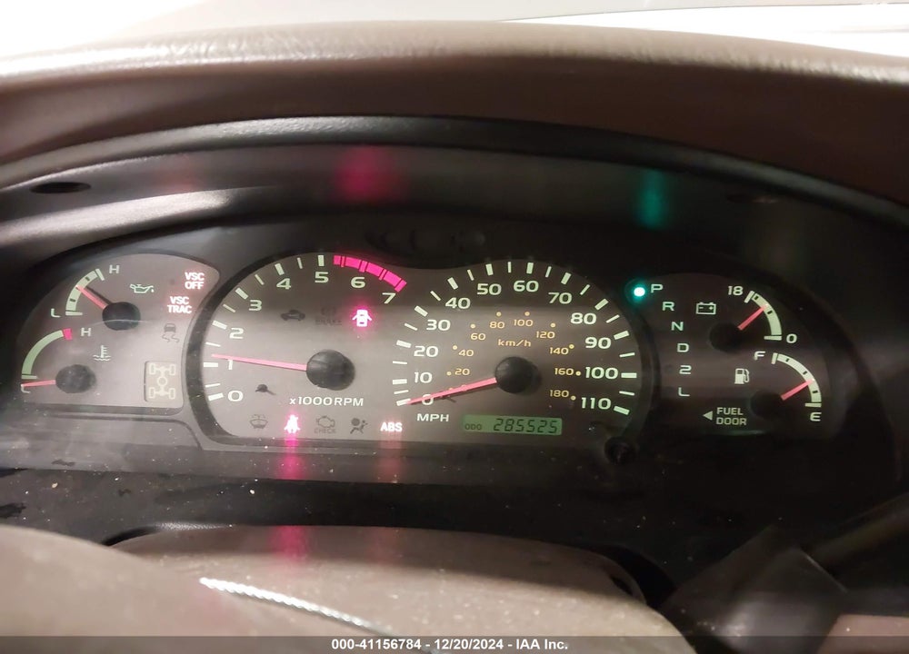 2002 TOYOTA SEQUOIA LIMITED V8 VIN: 5TDBT48A72S079090