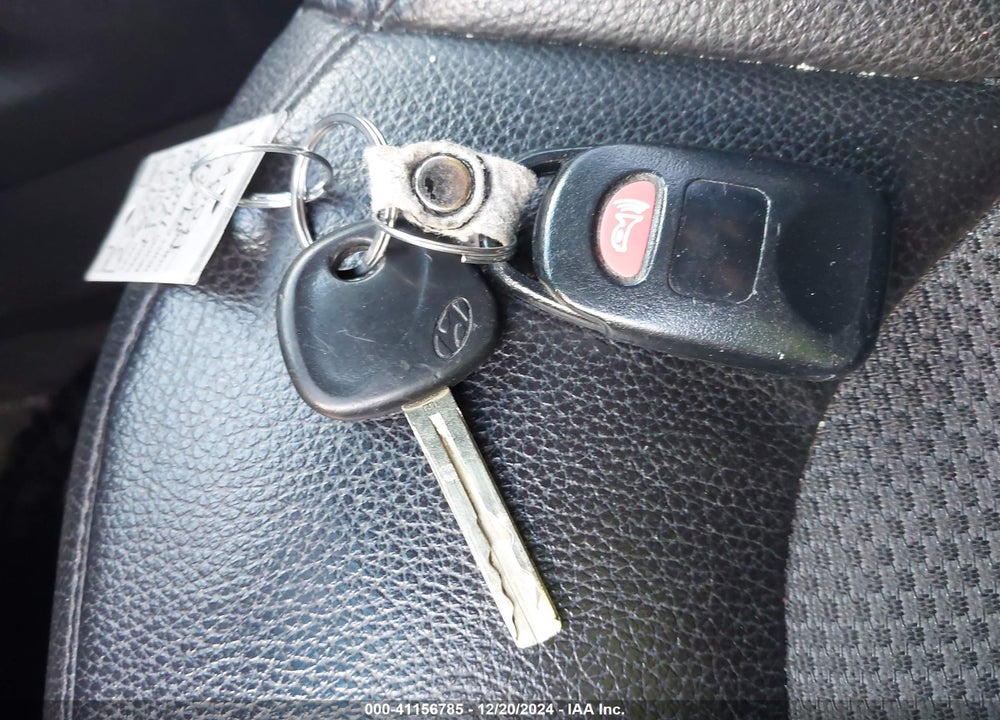 2014 HYUNDAI TUCSON SE VIN: KM8JUCAG1EU922262