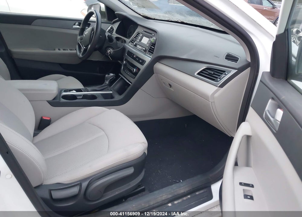 2015 HYUNDAI SONATA SE VIN: 5NPE24AF3FH177535