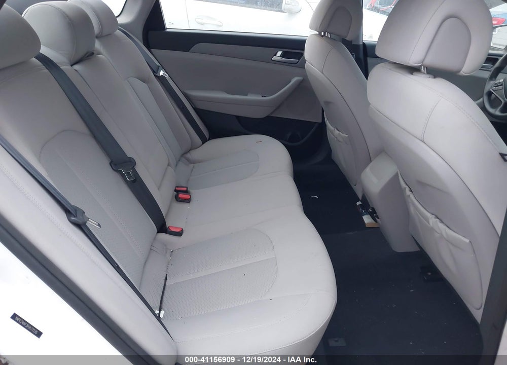 2015 HYUNDAI SONATA SE VIN: 5NPE24AF3FH177535
