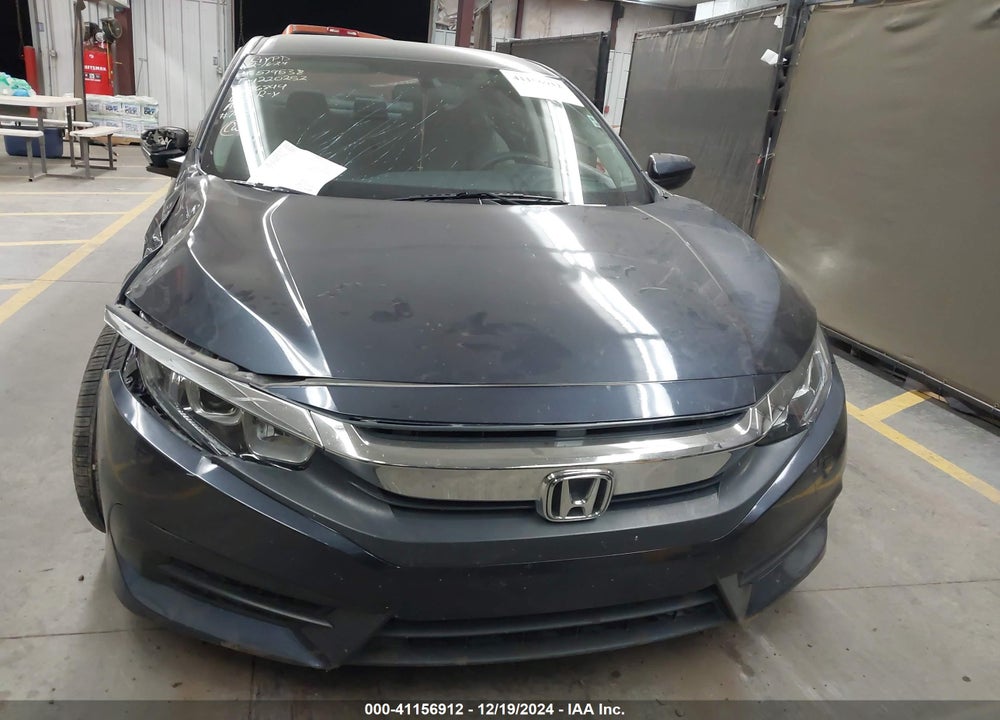 2018 HONDA CIVIC LX VIN: 2HGFC2F52JH579538