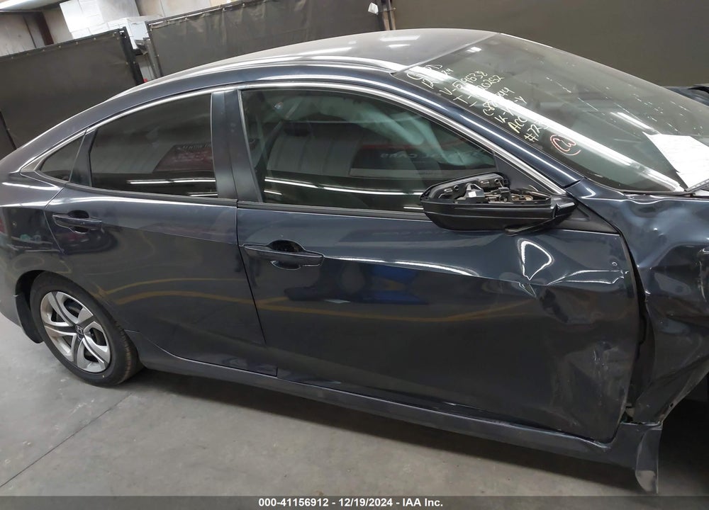 2018 HONDA CIVIC LX VIN: 2HGFC2F52JH579538