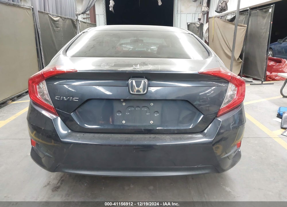 2018 HONDA CIVIC LX VIN: 2HGFC2F52JH579538