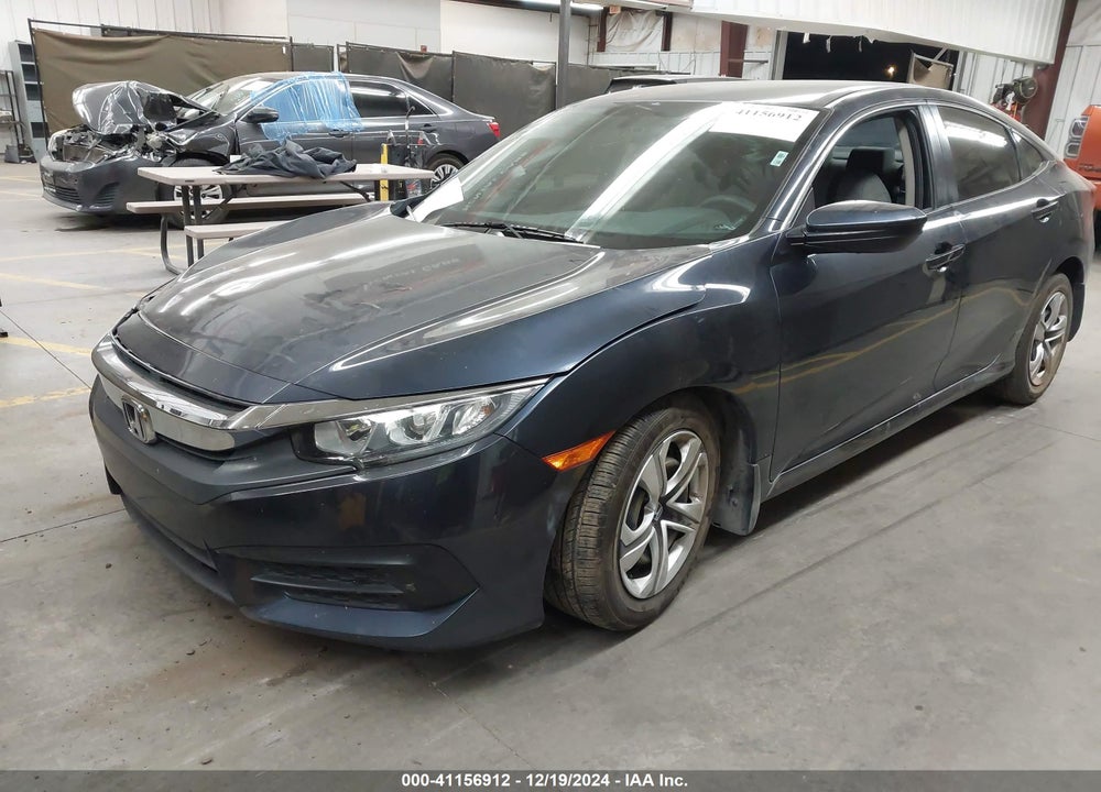 2018 HONDA CIVIC LX VIN: 2HGFC2F52JH579538