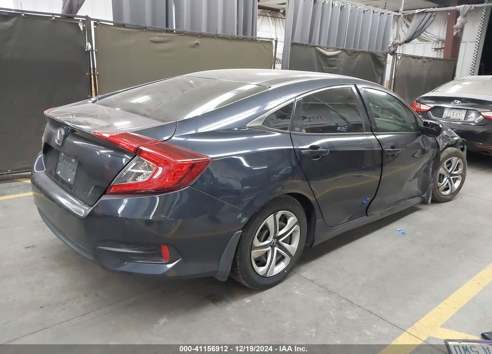 2018 HONDA CIVIC LX VIN: 2HGFC2F52JH579538
