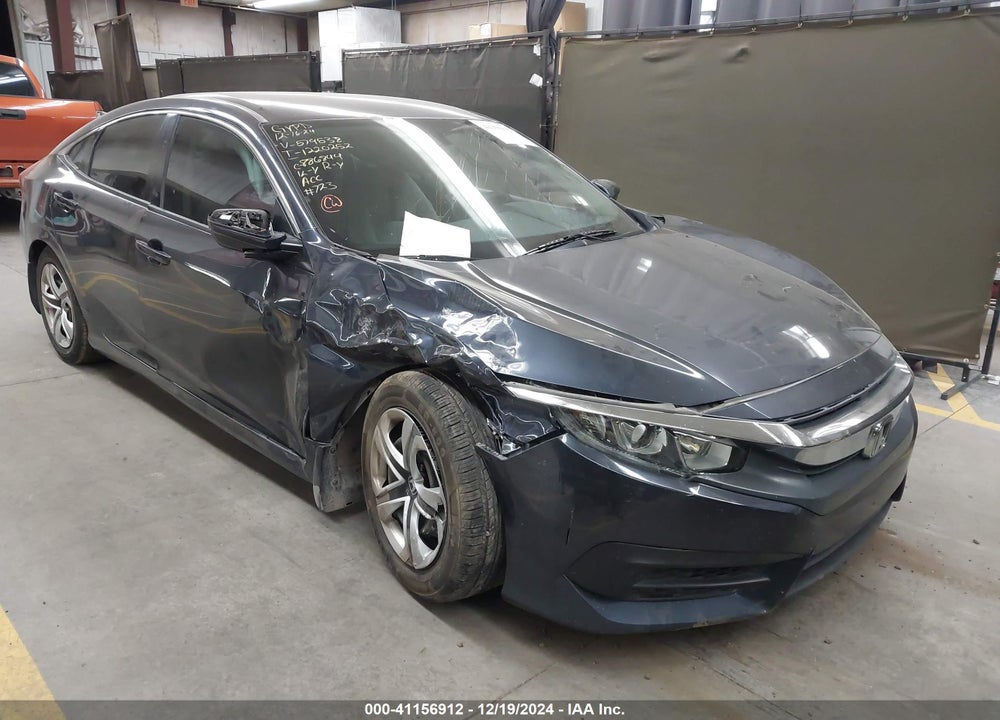2018 HONDA CIVIC LX VIN: 2HGFC2F52JH579538