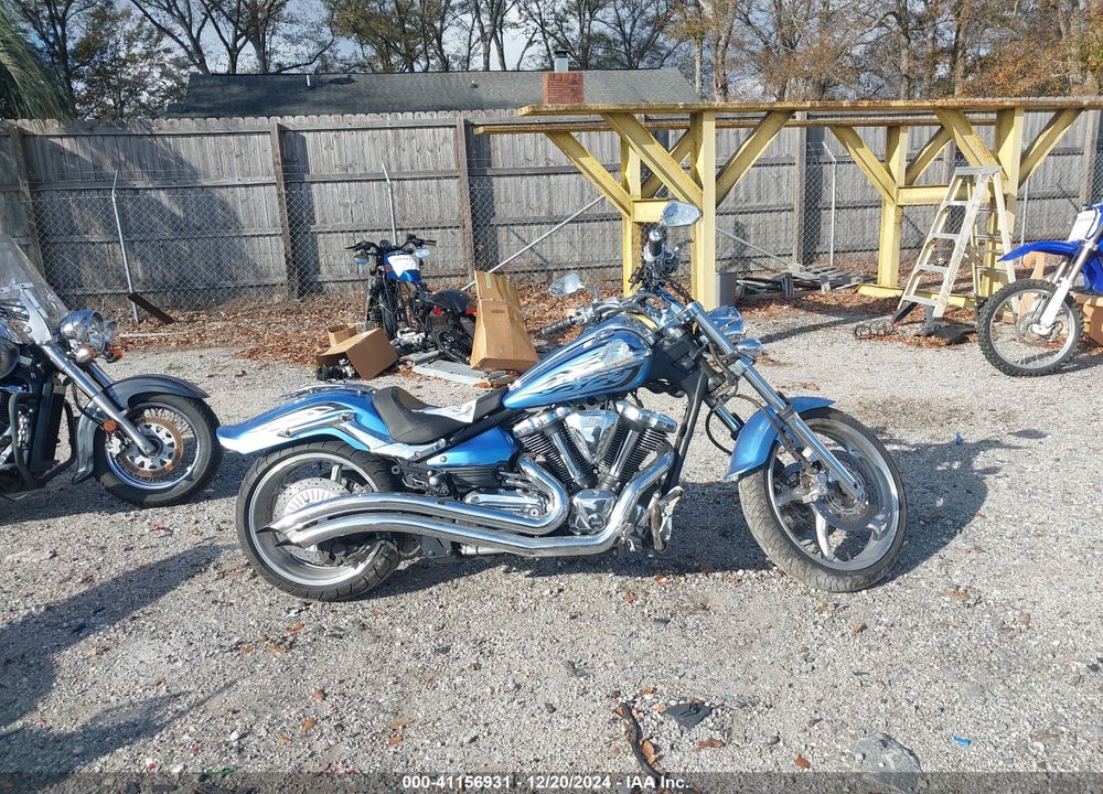 2011 YAMAHA XV1900 CU VIN: JYAVP27E0BA012916