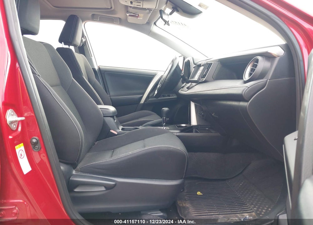 2017 TOYOTA RAV4 VIN: JTMRFREV2HJ152589