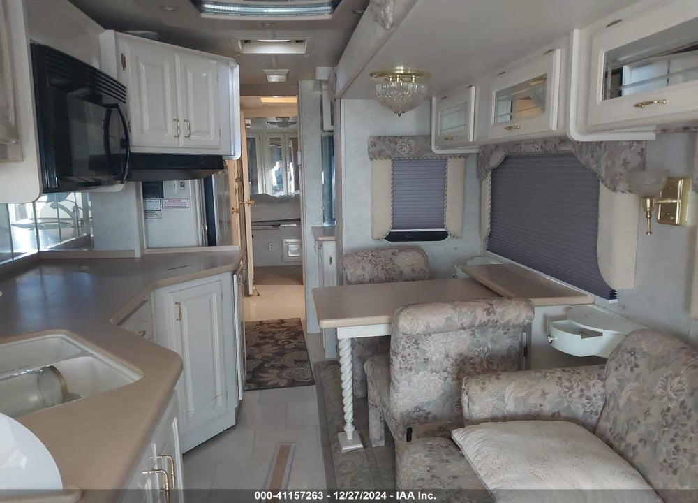 2002 FREIGHTLINER CHASSIS X LINE MOTOR HOME VIN: 4UZAAHCY82CK43179