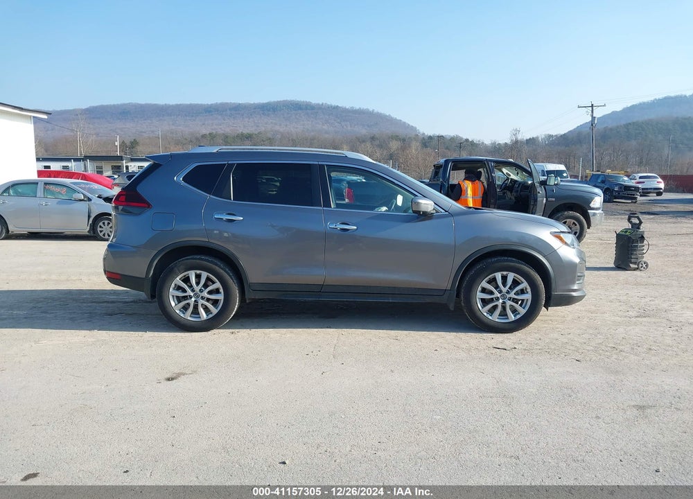 2018 NISSAN ROGUE SV VIN: KNMAT2MV5JP603189