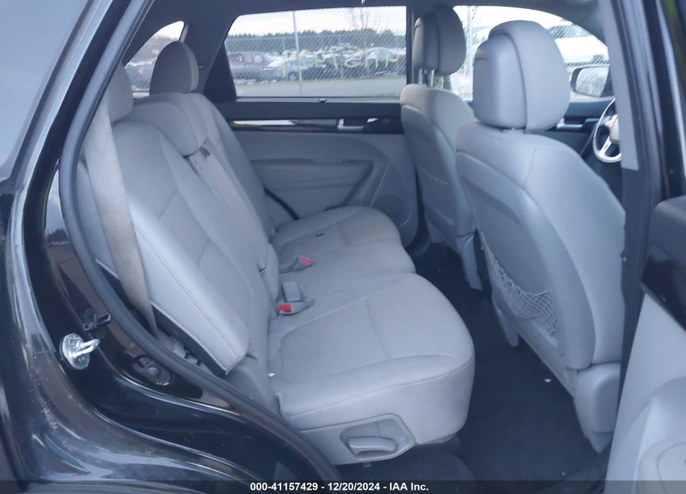 2015 KIA SORENTO LX V6 VIN: 5XYKTDA70FG640215