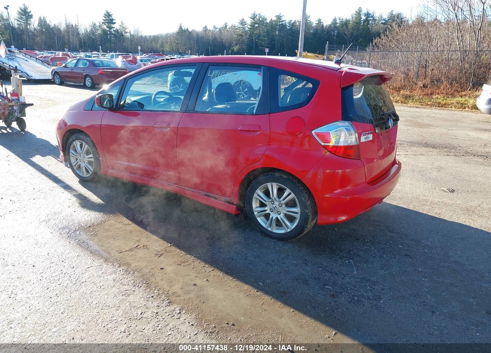 2011 HONDA FIT SPORT VIN: JHMGE8G54BC013561