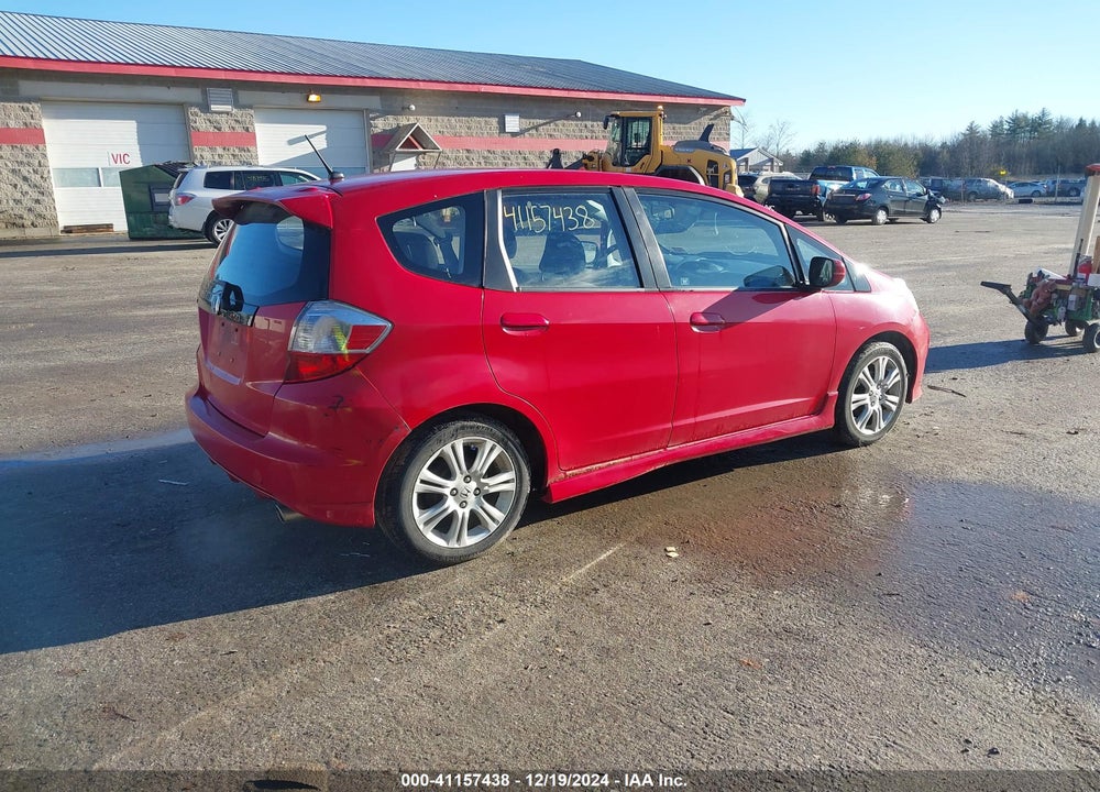 2011 HONDA FIT SPORT VIN: JHMGE8G54BC013561
