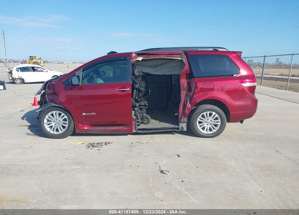 2014 TOYOTA SIENNA VIN: 5TDYK3DCXES421554