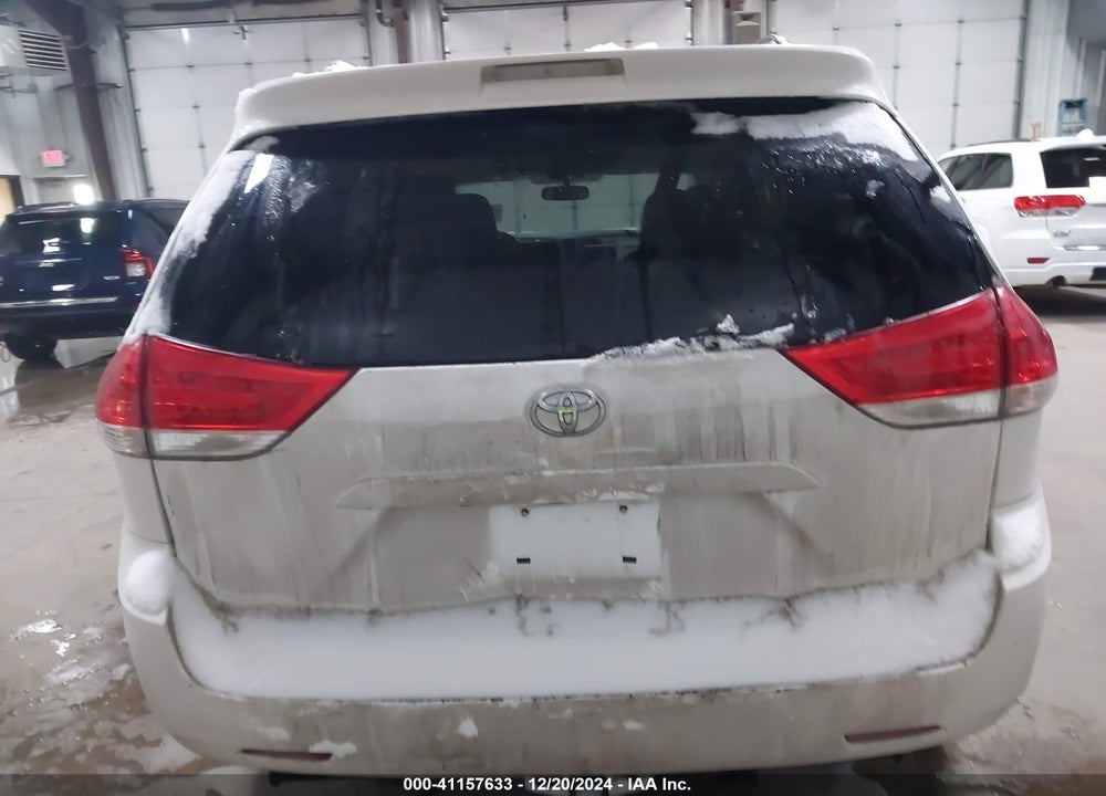 2013 TOYOTA SIENNA LE V6 8 PASSENGER VIN: 5TDKK3DC2DS368790