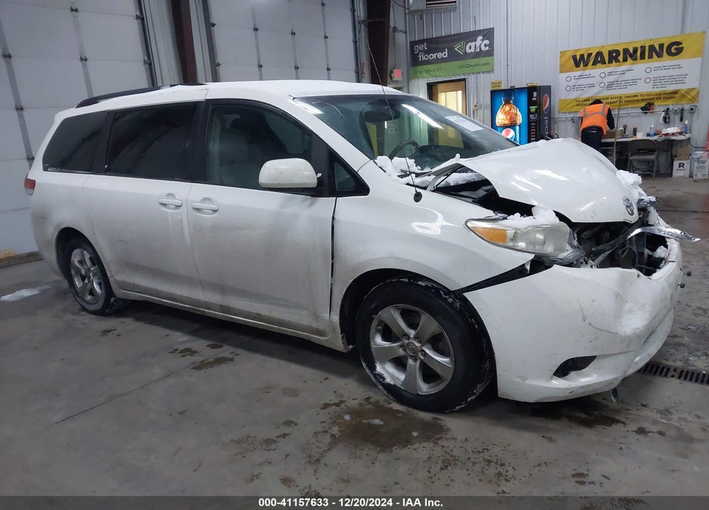 2013 TOYOTA SIENNA LE V6 8 PASSENGER VIN: 5TDKK3DC2DS368790