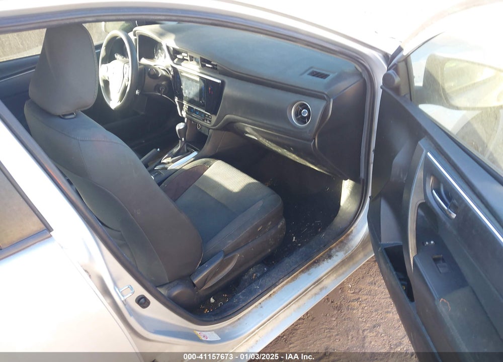 2019 TOYOTA COROLLA LE VIN: 2T1BURHEXKC208686