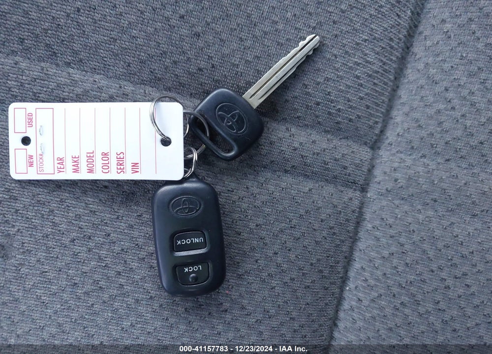 2001 TOYOTA CAMRY LE VIN: 4T1BG22K51U786222