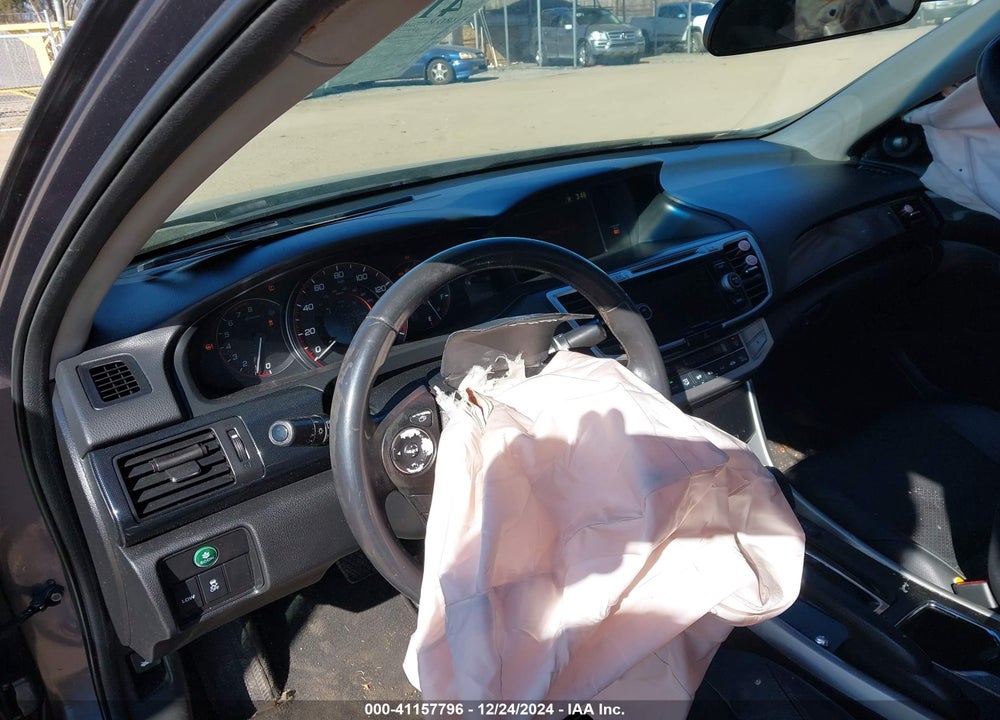 2013 HONDA ACCORD VIN: 1HGCT1B84DA017947
