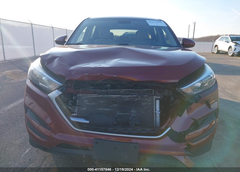 2018 HYUNDAI TUCSON SE VIN: KM8J23A41JU833653