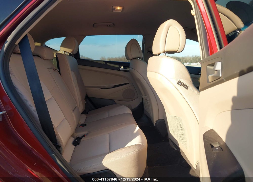 2018 HYUNDAI TUCSON SE VIN: KM8J23A41JU833653