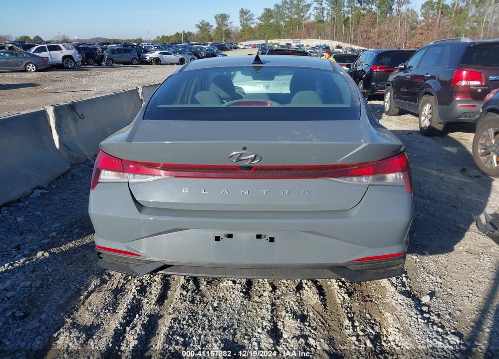 2022 HYUNDAI ELANTRA VIN: KMHLM4AG4NU331177