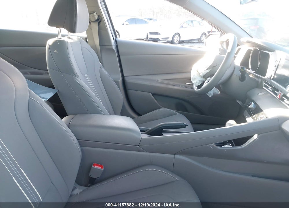 2022 HYUNDAI ELANTRA VIN: KMHLM4AG4NU331177