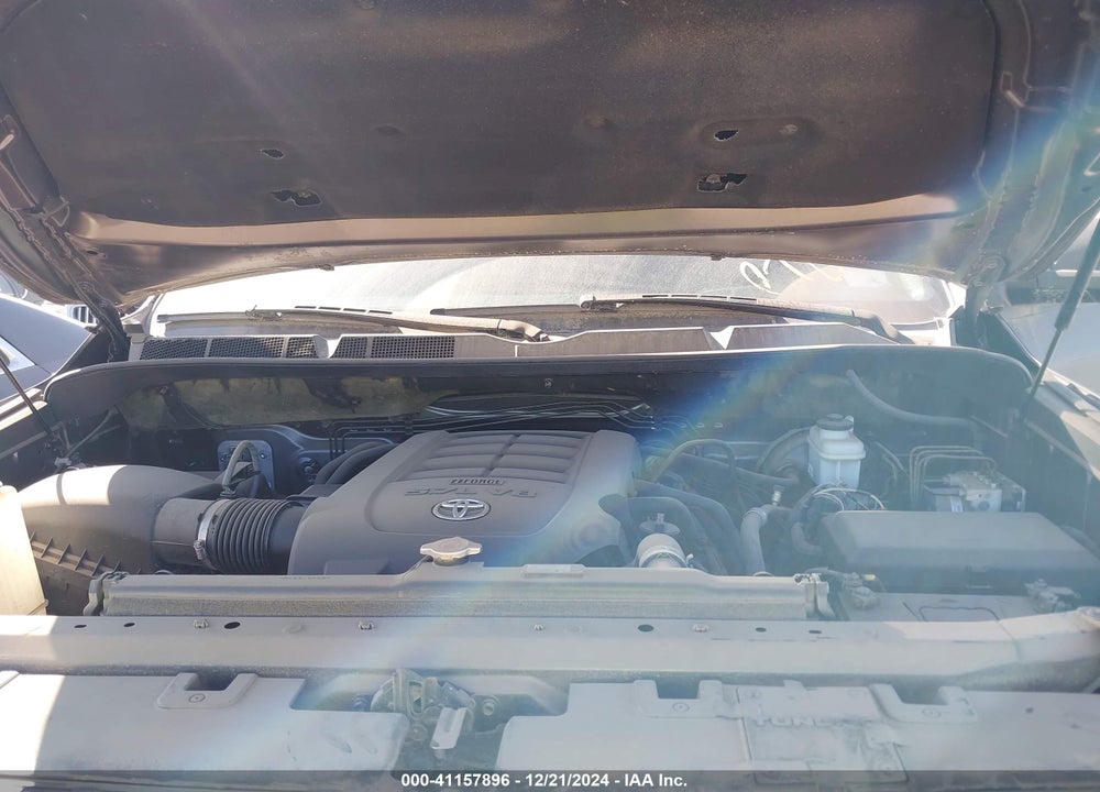 2018 TOYOTA TUNDRA SR5 5.7L V8 VIN: 5TFDW5F18JX747514