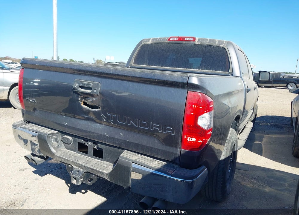 2018 TOYOTA TUNDRA SR5 5.7L V8 VIN: 5TFDW5F18JX747514