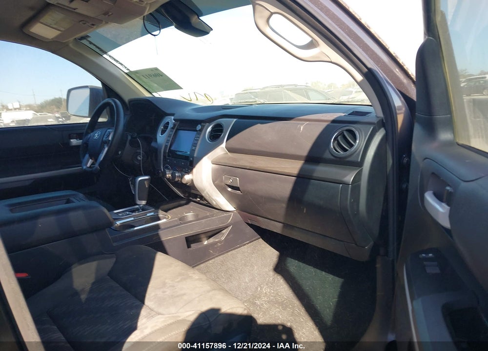 2018 TOYOTA TUNDRA SR5 5.7L V8 VIN: 5TFDW5F18JX747514