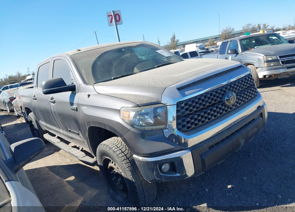 2018 TOYOTA TUNDRA SR5 5.7L V8 VIN: 5TFDW5F18JX747514