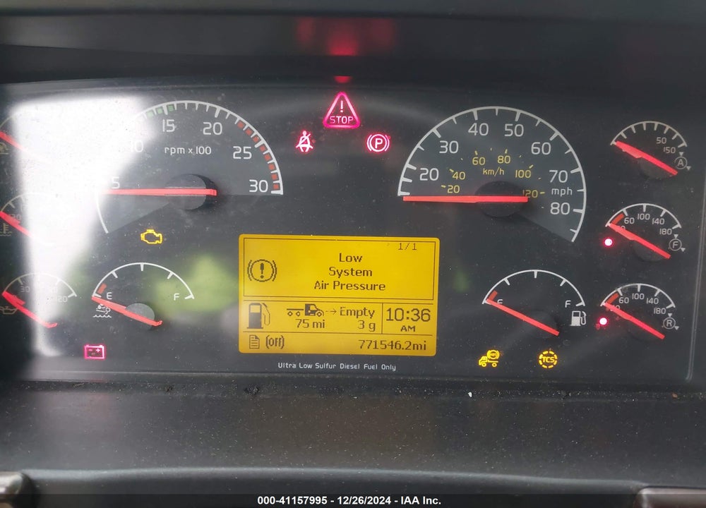 2015 VOLVO VN VIN: 4V4NC9EH9FN926333