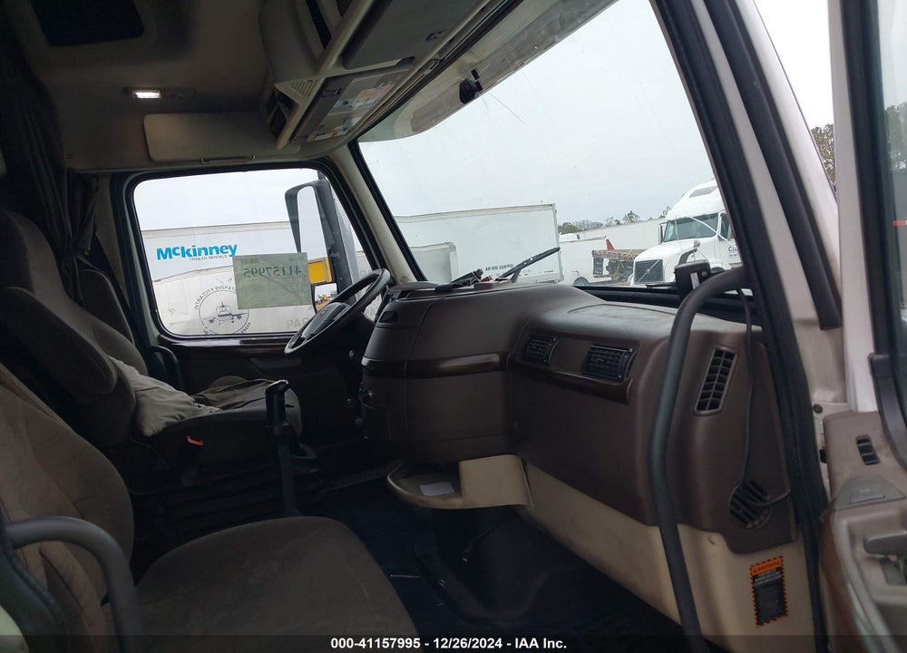 2015 VOLVO VN VIN: 4V4NC9EH9FN926333